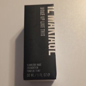 IL MAKIAGE Flawless Base Foundation - Sleek Black Packaging